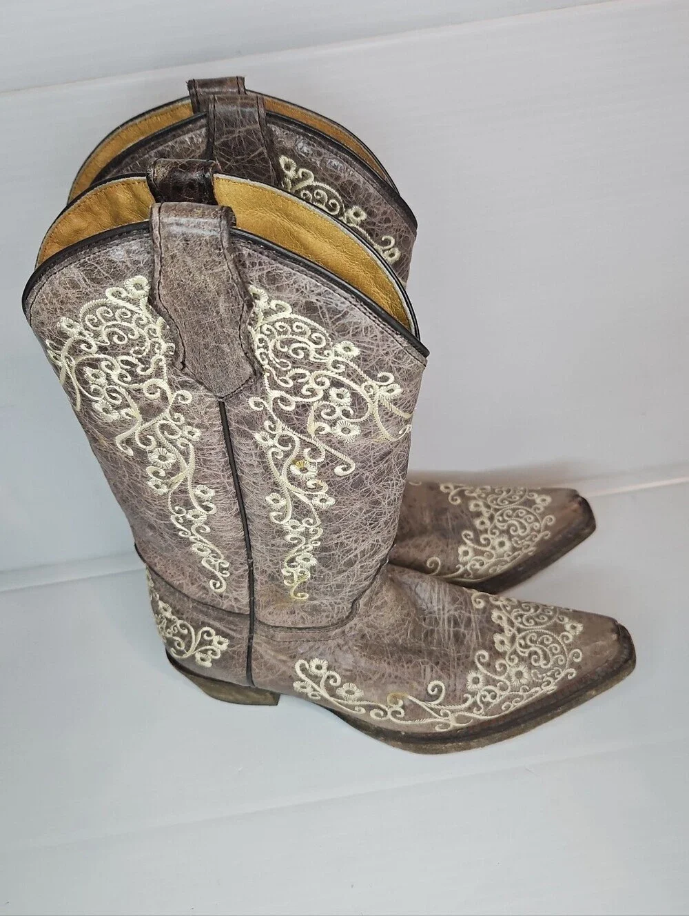 Corral Teen Embroidery Western Boots • Size Youth 4.5 or Women’s 5.5/6